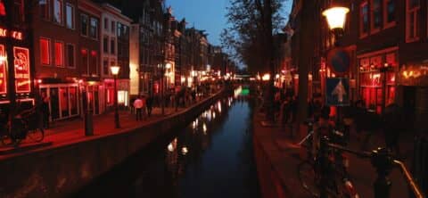 Amsterdam : Vers la délocalisation de The Red Light District pour décourager les touristes fêtards